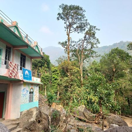 Odyssey Stays Nongriat - 3Kms Trek From Main Road เชร์ราปุนจี ภายนอก รูปภาพ